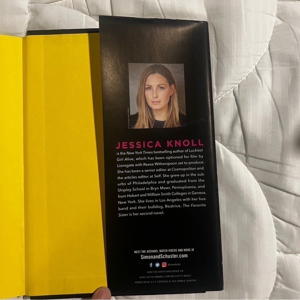 The Favorite Sister hardcover book by Jessica Knoll - Picture 5 of 5
